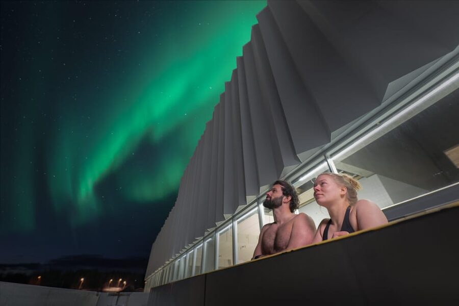 Tromsø: Spa/Pool with Bath, Sauna and Outdoor Heated Pool - Inside, you can switch from swimming to family fun