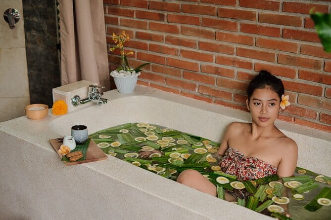 Ubud Balinese Massage Scrub And Flower Bath Experience - Key points at a glance