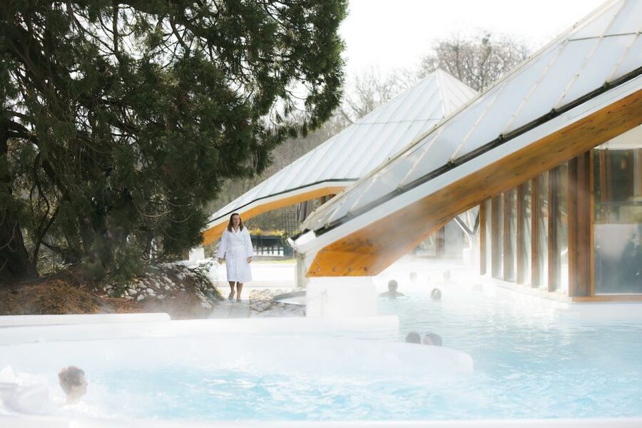 Valkenburg: Thermae 2000 Spa Entry Ticket - Treatments and massages need separate planning