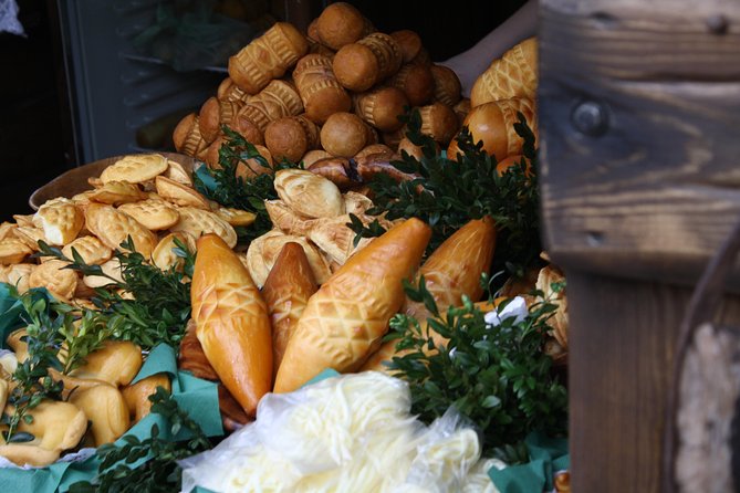 Zakopane Guied Tour: Cable Car, Local Spirits & Thermal Baths - Chochołów and its wooden houses